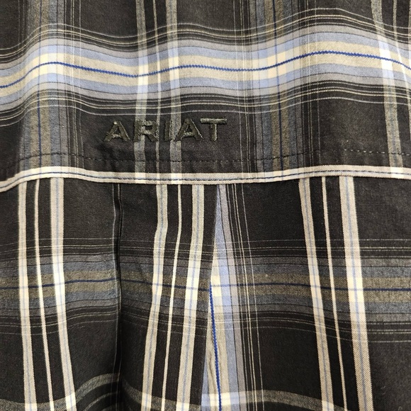 Ariat Pro Series Shirt, long sleeve, size large - Picture 4 of 4